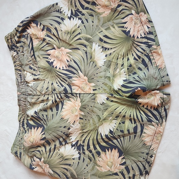 Tommy Bahama Sz L Vintage, Men's Summer, Vacation, Pool, Beach, Swimming Trunks - Picture 2 of 11